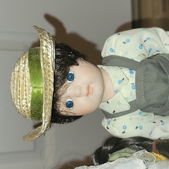 NWT Twin Porcelain Collectable Dolls - Picture 7 of 13